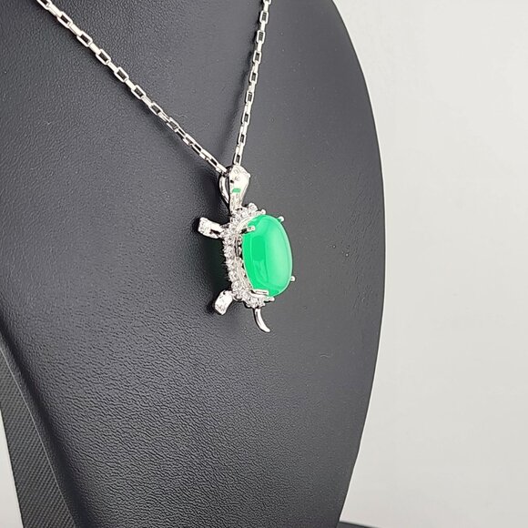 Charming Jade Turtle Necklace – Brand New & Beautiful - Picture 8 of 11